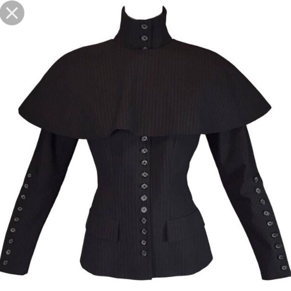 !! Stunning Alexander Mcqueen caped jacket
